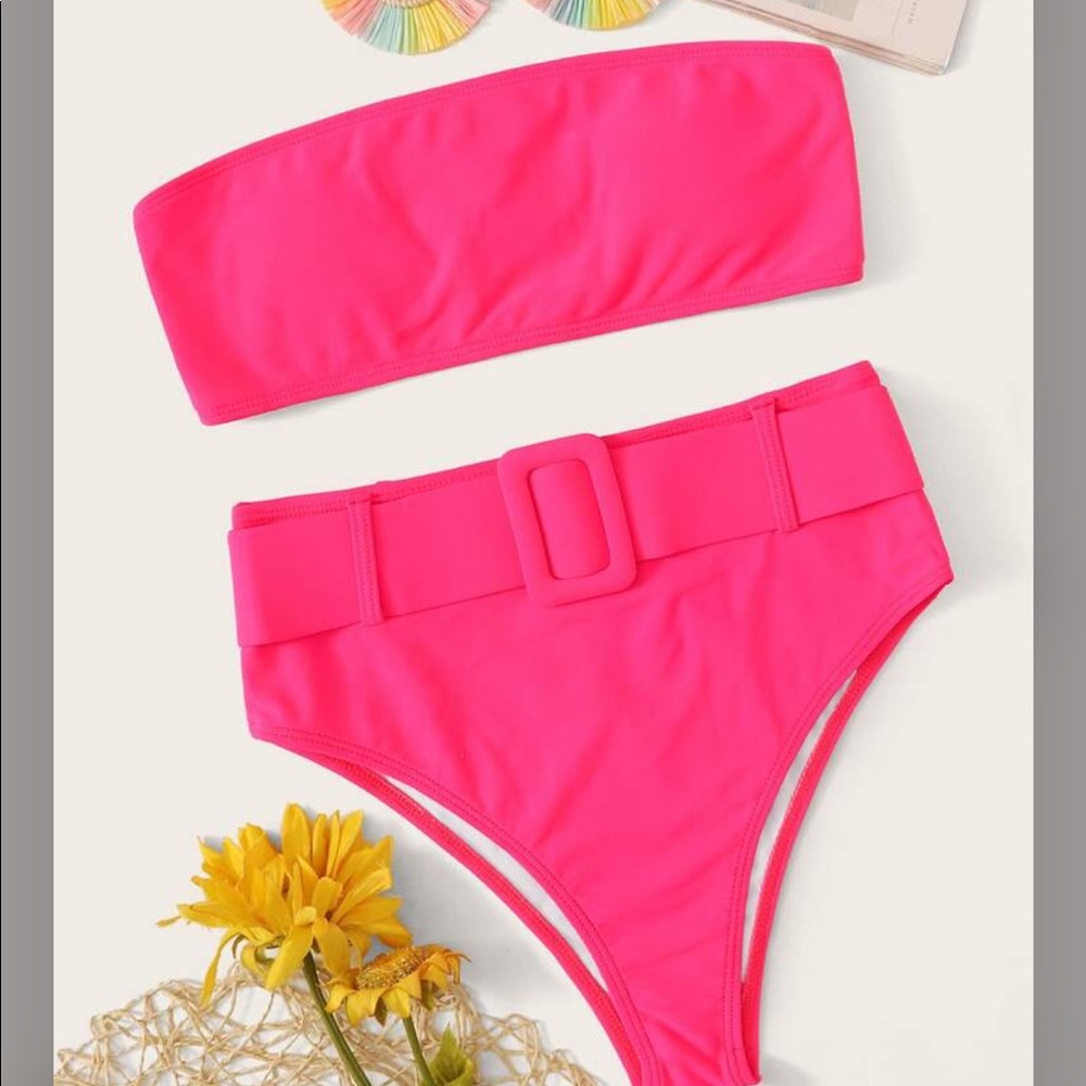 Neon pink two piece bikini - Picture 4 of 5